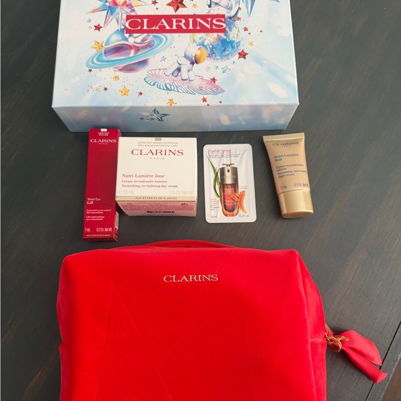 Clarins Skincare rituale nutri-lumiere Collection gift set with bag